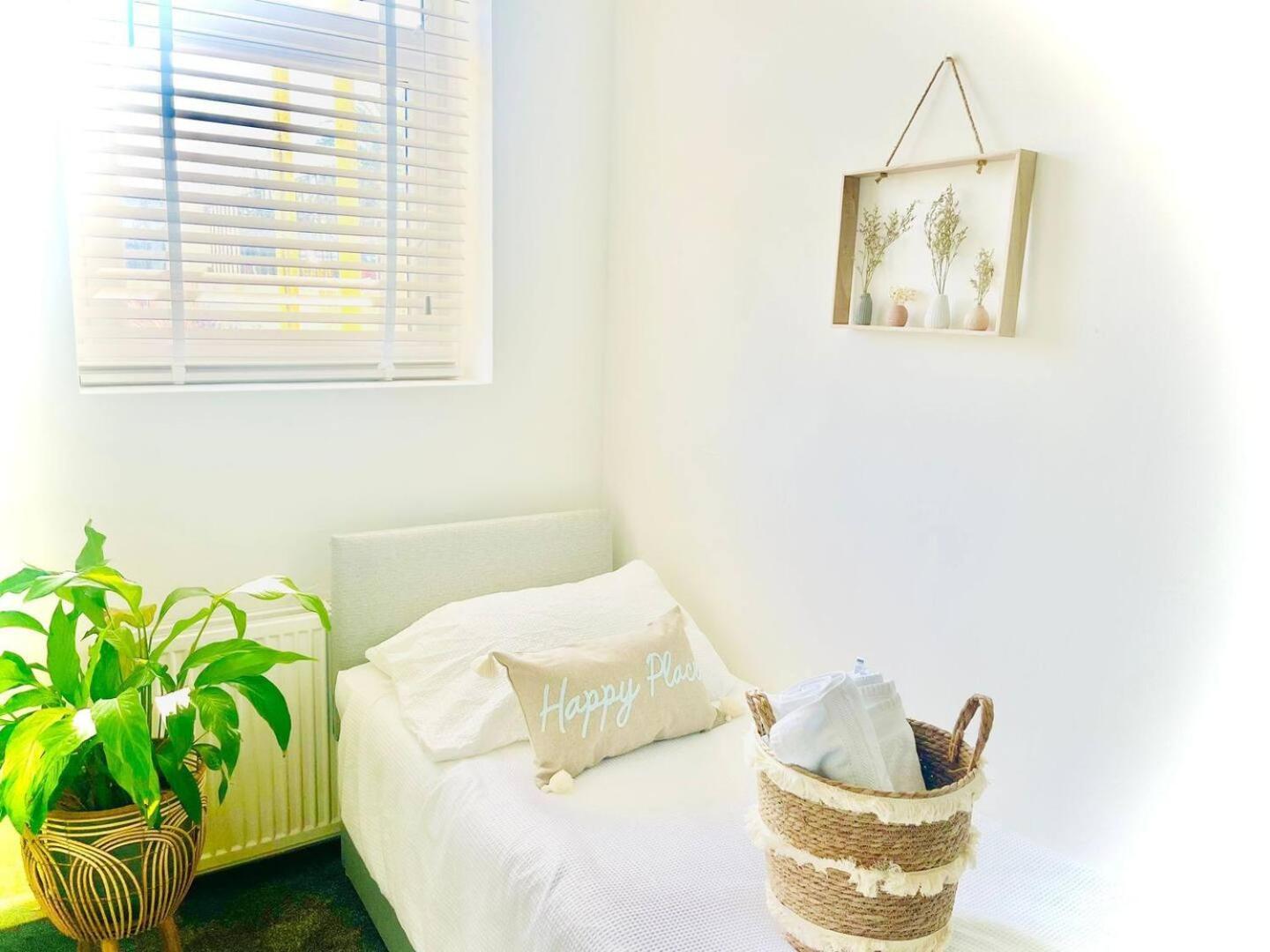 Appartamento Stunning 3 Double Bedroom Front Portsmouth